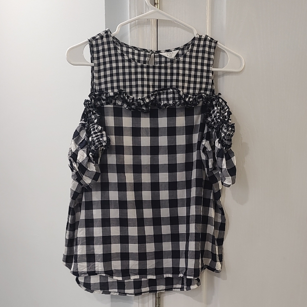 Crown & Ivy Navy and White Ruffled Cold Shoulder Blouse